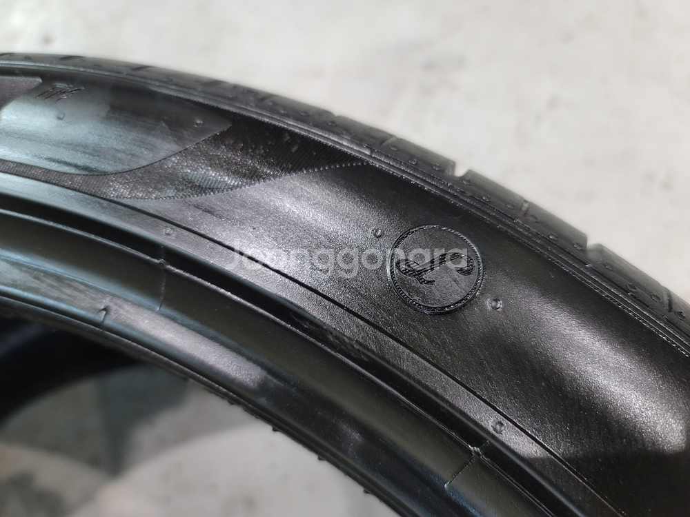 325 30 23 피렐리 피제로 중고타이어 2본 판매합니다--3