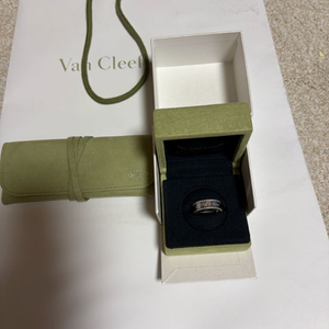 반클리프 빼를리 시그니처링 화이트 골드