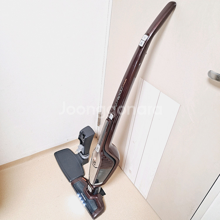 정상작동 일렉트로룩스 무선청소기 배터리빵빵함 브라운 2in1 스틱+핸디형--0