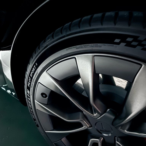 미쉐린 타이어 파일럿스포츠5 245 40 19 팝니다. 4짝 테슬라 모델3 y