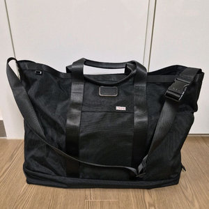 투미 알파 캐리올 토트백 크로스백