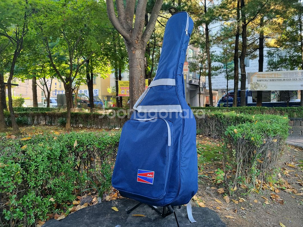 입문용 통기타 인기제품 데임 유리상자 이세준 기타 판매합니다--8