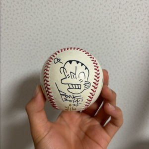 박찬호 싸인볼 판매합니다,가격제안해주세여 이미지