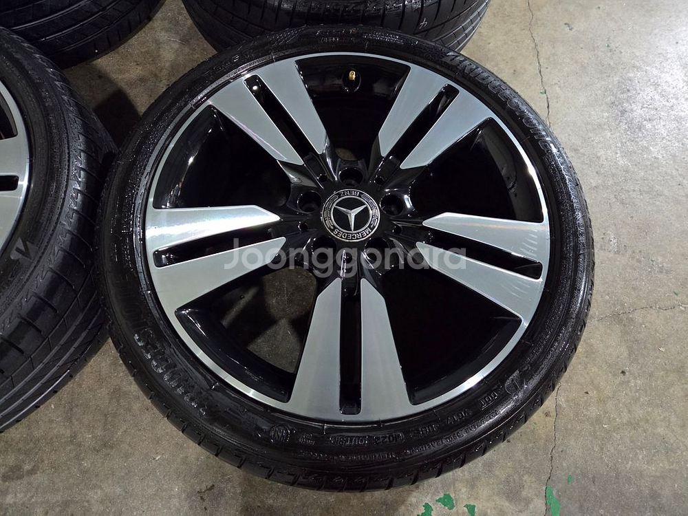 벤츠 CLA,A클래스 18인치 정품 휠타이어--1