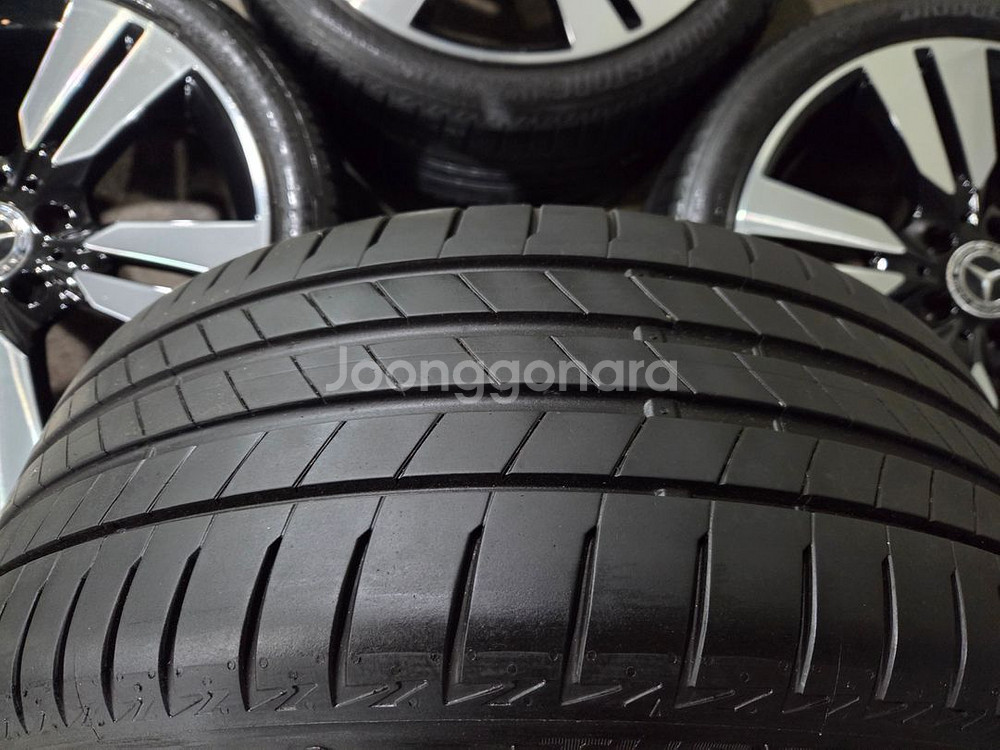 벤츠 CLA,A클래스 18인치 정품 휠타이어--5