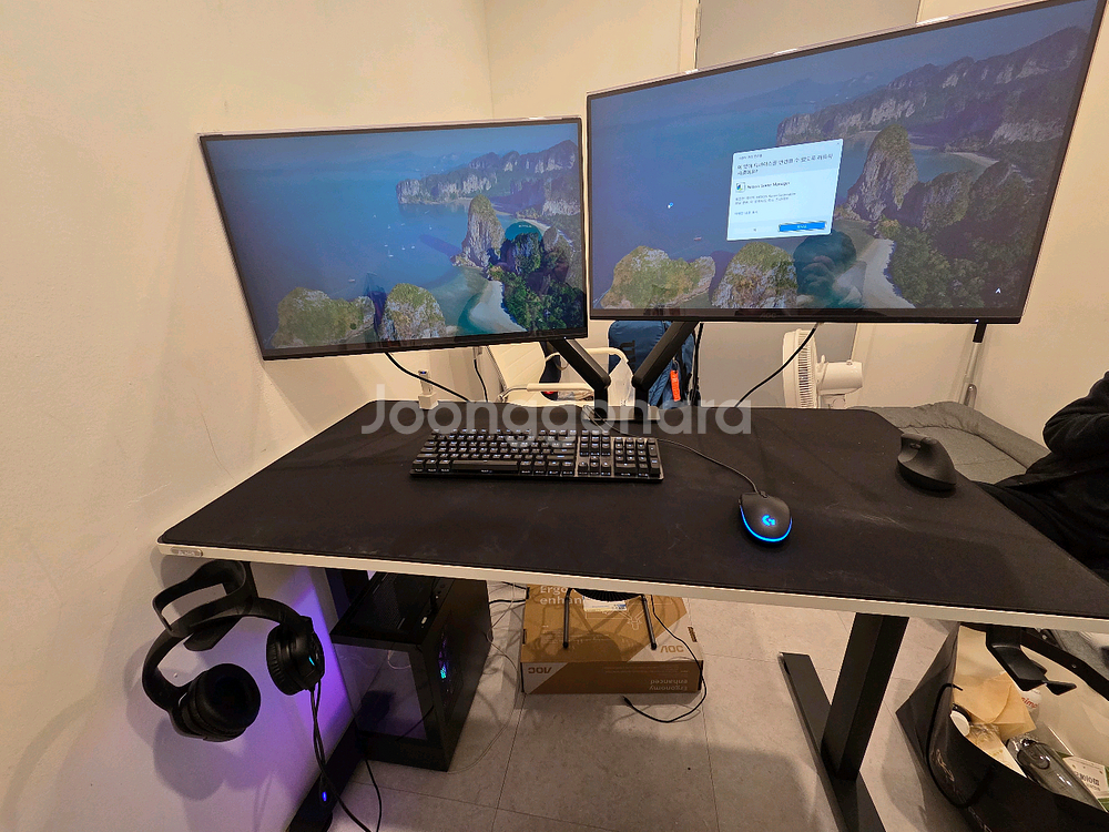 고성능 게이밍 PC 테이블 포함 세트로 팝니다.--0