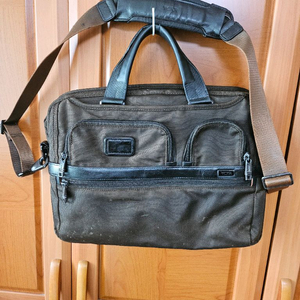 투미서류가방 정품입니다