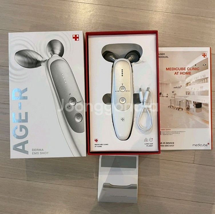 메디큐브 에이지알 더마 EMS 샷--3