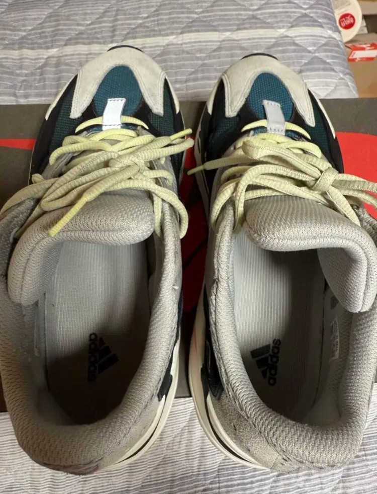 아디다스 이지 부스터 700 웨이브러너 275 이미지