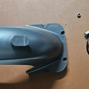 나인봇맥스 G30 리어 휀다 판매. 택포.