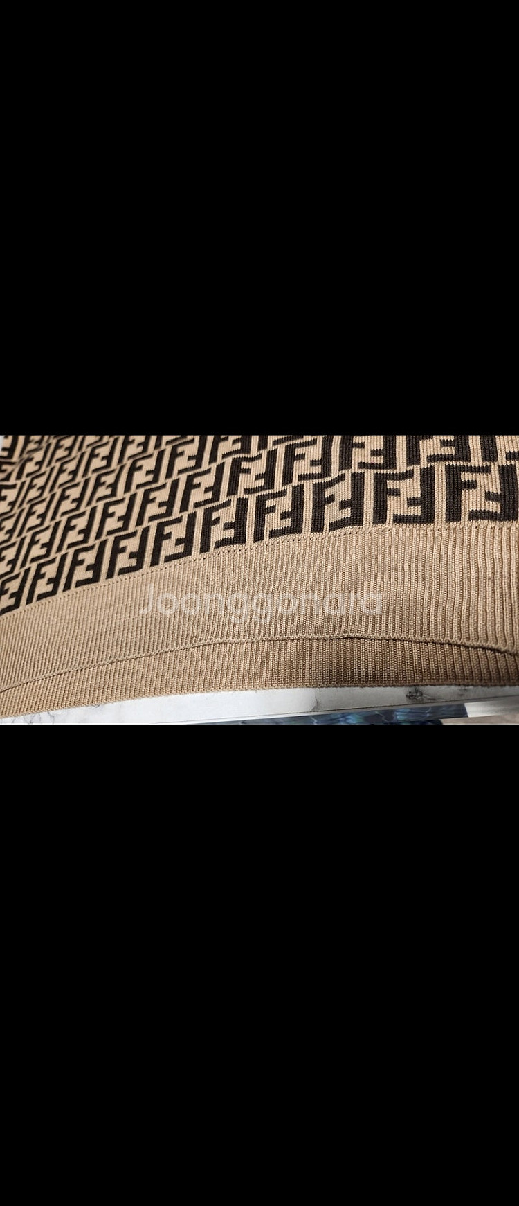 정품. 펜디 시그니처 로고 울 니트사계절용.정가 20--5