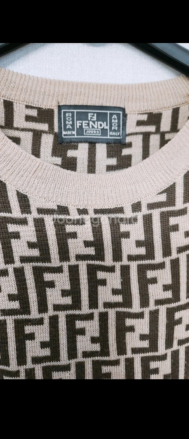 정품. 펜디 시그니처 로고 울 니트사계절용.정가 20--6