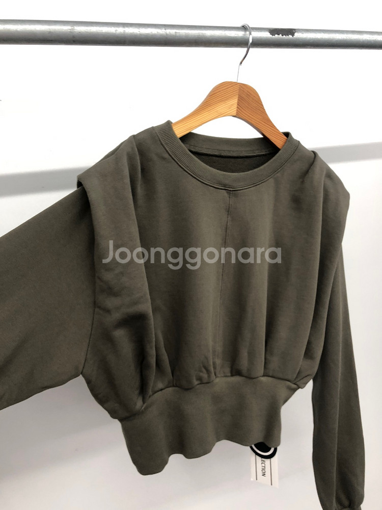 새상품) AVV 아브컬렉션 플리츠 스웻셔츠 F--1