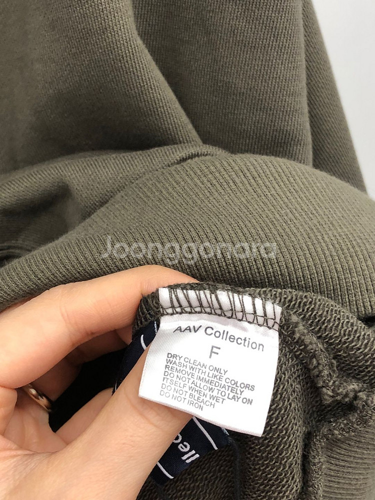 새상품) AVV 아브컬렉션 플리츠 스웻셔츠 F--4