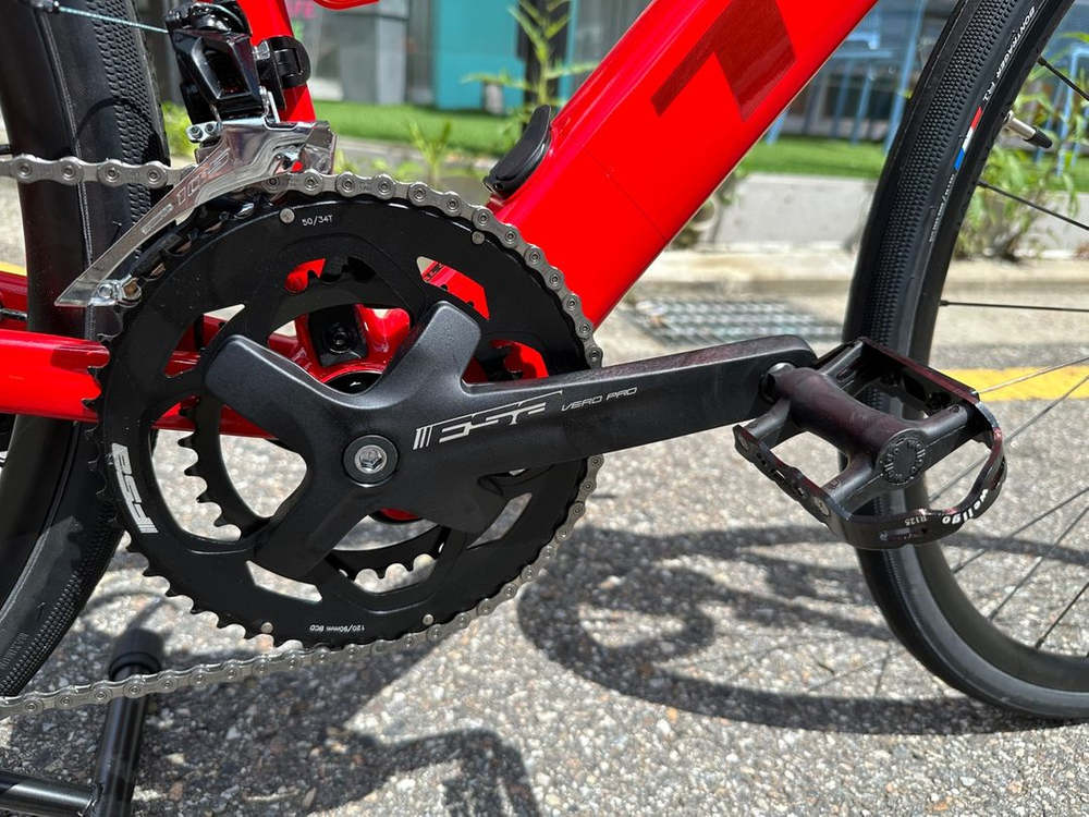 트렉 도마니플러스 al5 전기모터 로드바이크 이미지