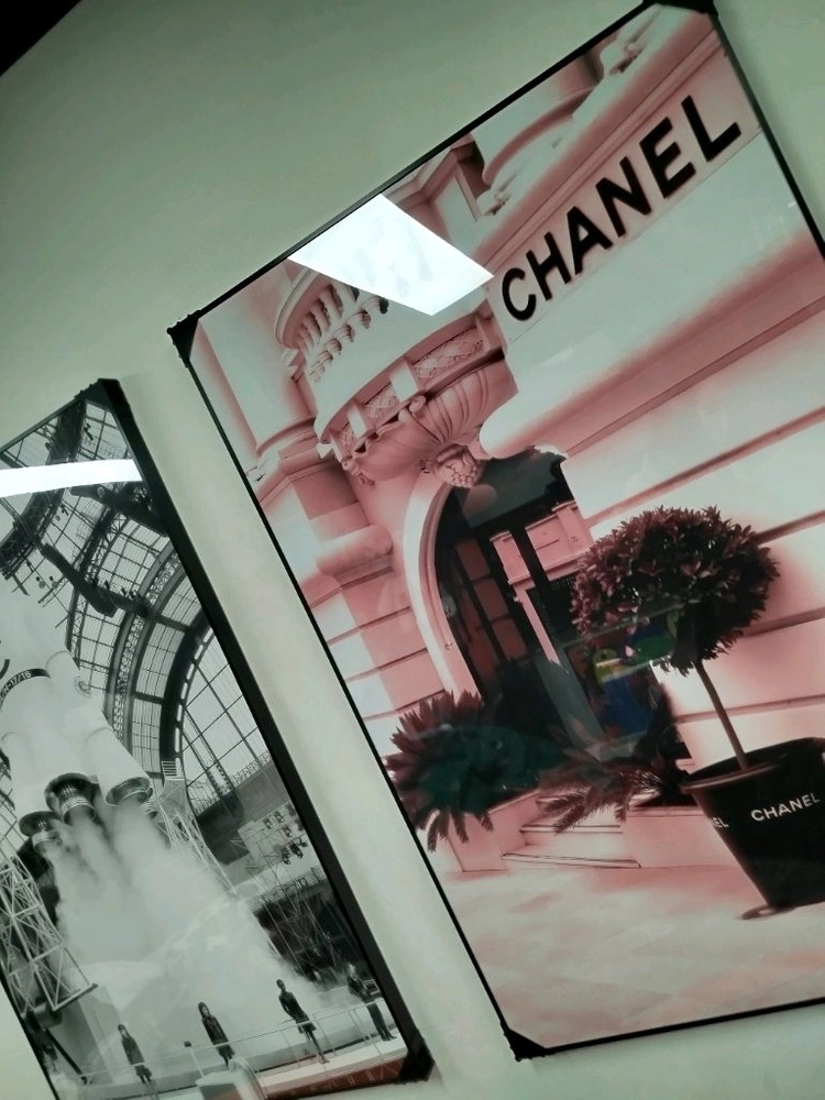 샤넬그림 샤넬액자 감성 대형 그림액자 그림 액자 팝아트 인테리어소품 명품그림 명품액자 꽃 곰인형 콜라보 인테리어 이미지