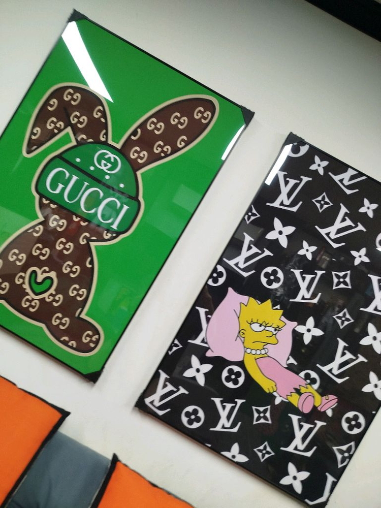 구찌액자 구찌그림 토끼그림 대형 그림액자 그림 액자 팝아트 인테리어소품 명품그림 명품액자 꽃 곰인형 콜라보 인테리어--2