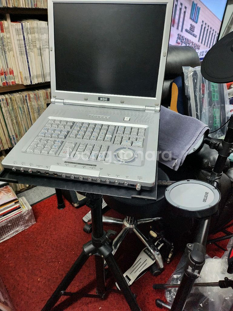 그루비.색소폰반주기.--4