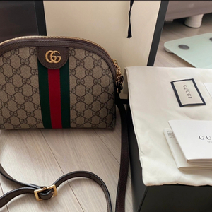 구찌 GG 수프림 숄더백