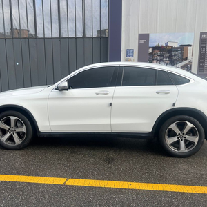 벤츠 GLC 300 4 Matic 쿠페