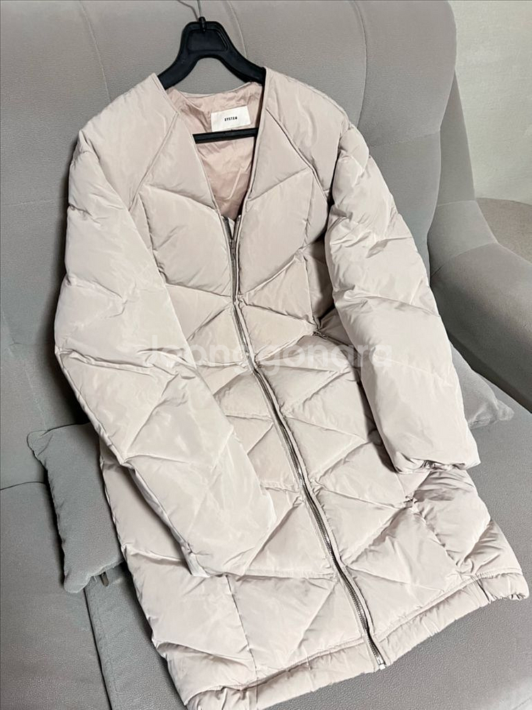 한섬 시스템 SYSTEM 구스다운 롱패딩 코트 다이아퀼팅 점퍼 거위털 자켓 베이지 브이넥 집업--0