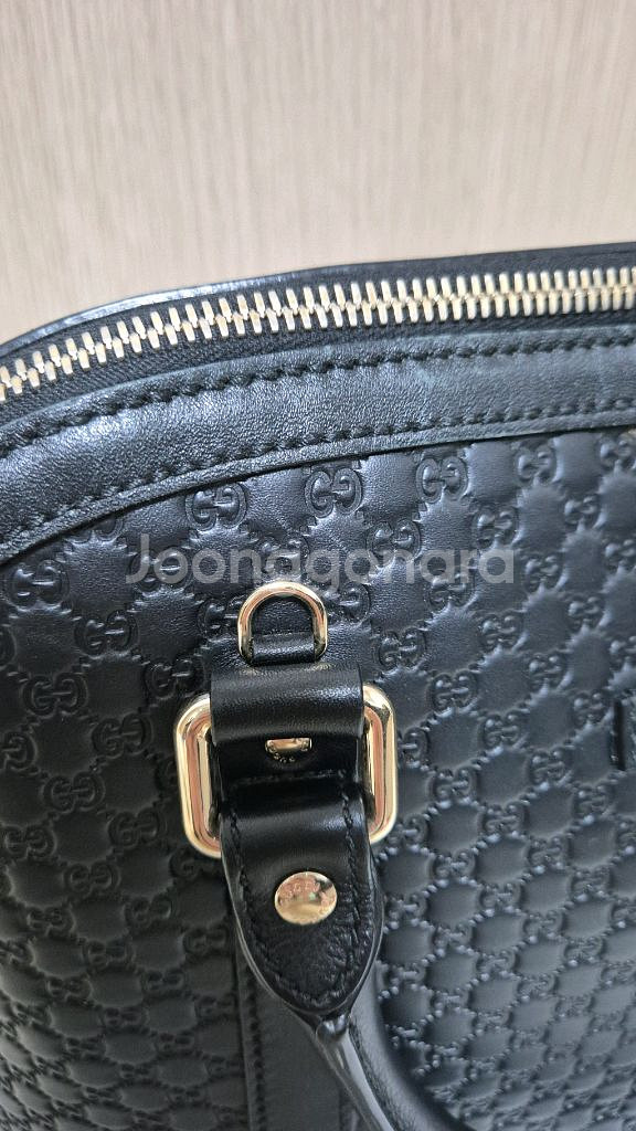 (정품)구찌마이크로시마 미디움백 팝니다--2