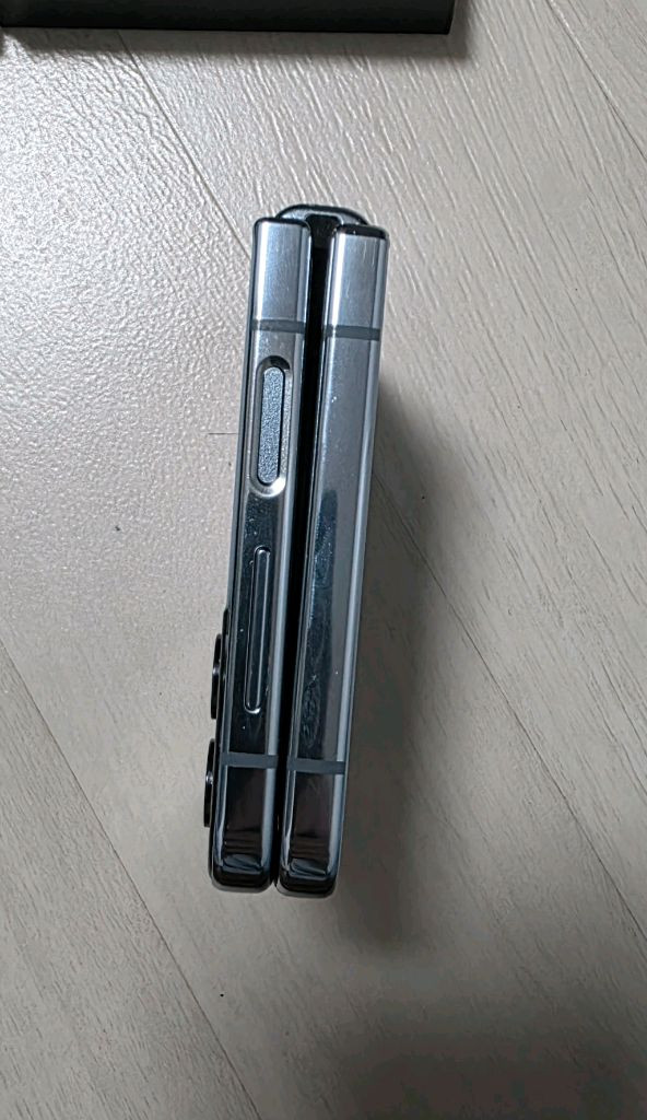 갤럭시 Z 플립4 256GB 블루 (SM-F721N) 이미지