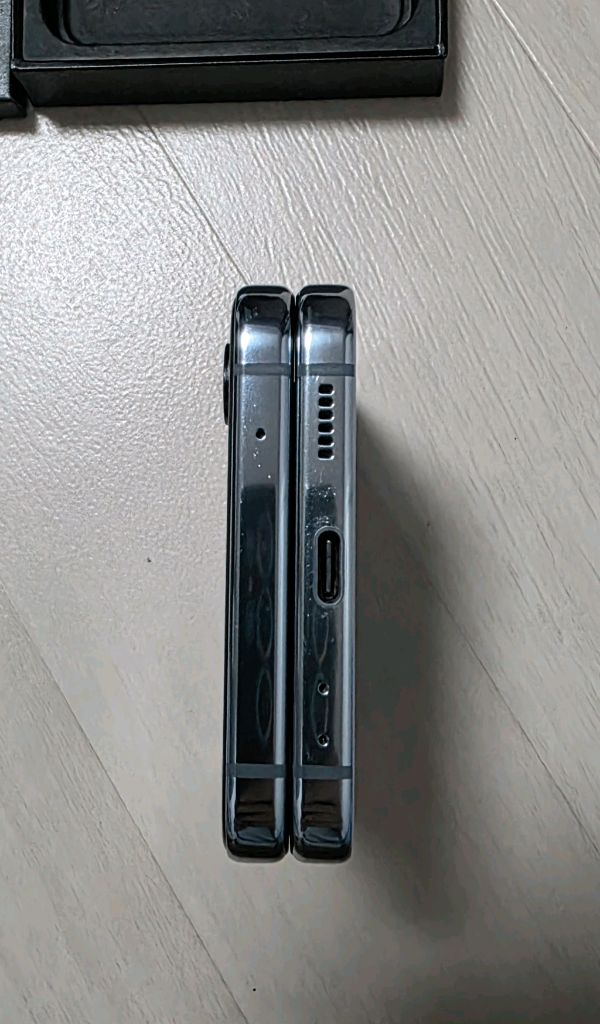 갤럭시 Z 플립4 256GB 블루 (SM-F721N) 이미지