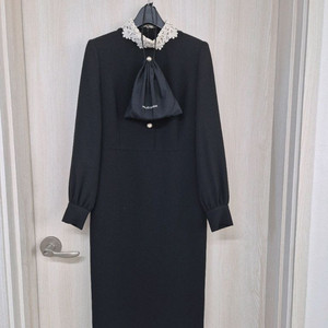 모조에스핀 레이스카라 블랙원피스