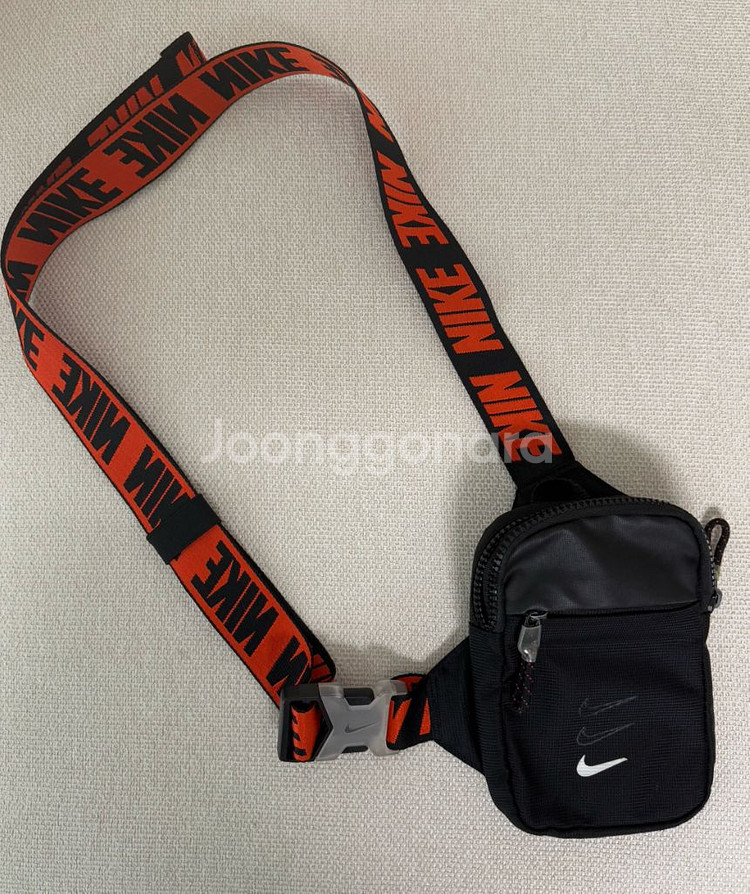 나이키 힙색 크로스 가방 반값택포--0