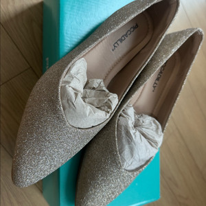 [새상품] 피카딜리 플랫슈즈 1.5cm 글리터 34 사이즈 판매합니다. 무료배송