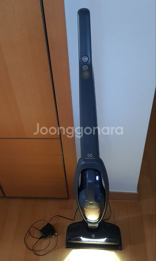 일렉트로룩스 무선청소기 버큠 싸이킹 로보 로봇 무선 흡--0