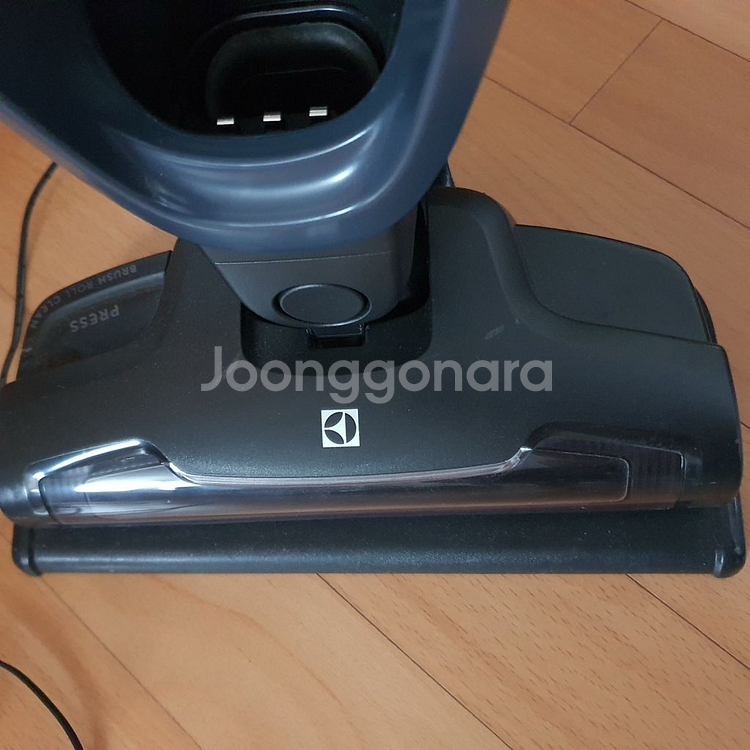 일렉트로룩스 무선청소기 버큠 싸이킹 로보 로봇 무선 흡--6