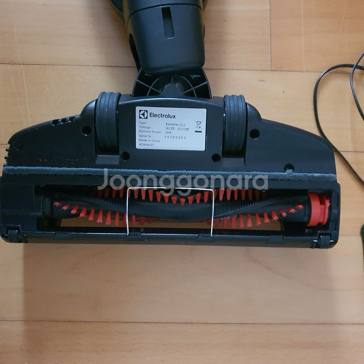 일렉트로룩스 무선청소기 버큠 싸이킹 로보 로봇 무선 흡--7