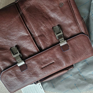 피콰드로 브리프케이스 새제품 새상품