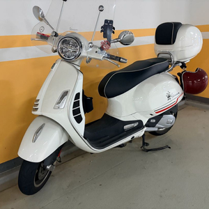 베스파 GTS 125 스쿠터