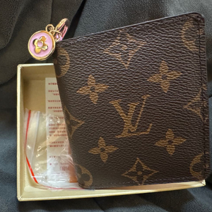 새상품) 루이 참 반지갑