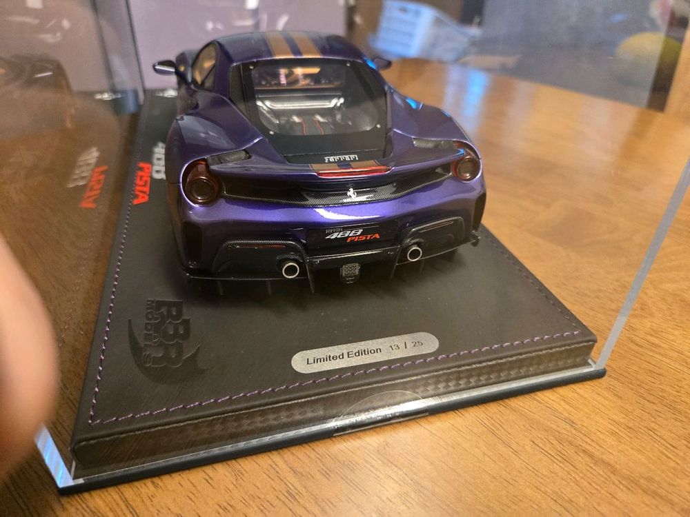 BBR 1:18 페라리 488--1