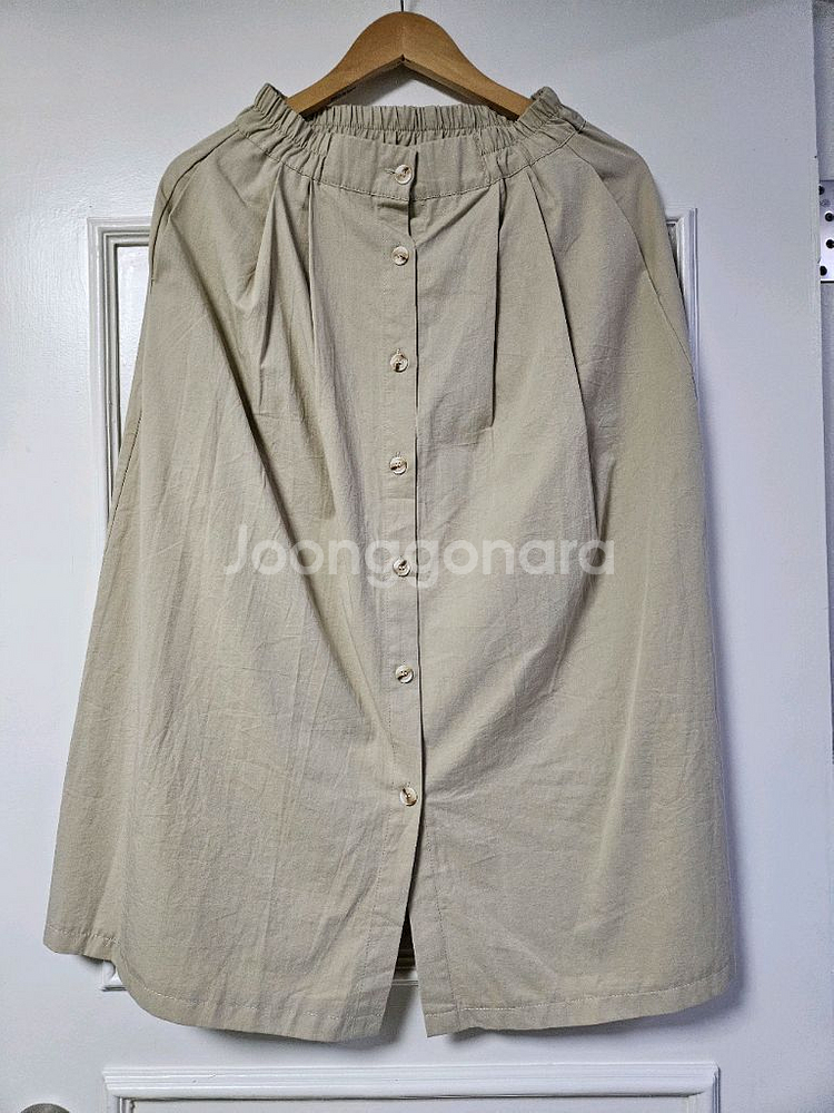 에잇세컨즈 베이지 밴딩 롱 면치마 단추 롱스커트 편의점 반값 택포 9500원--0