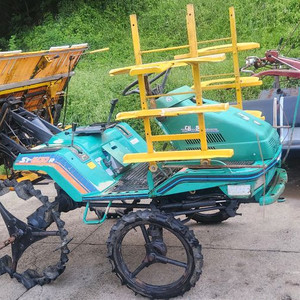 대동 승용이앙기 4WD 사륜 운반차 작업기