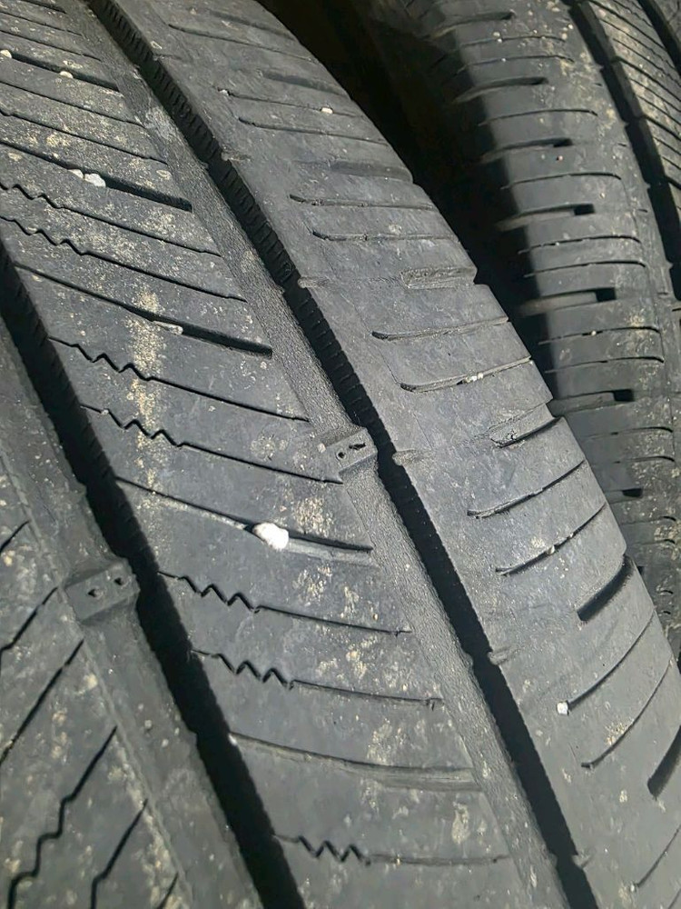 볼보 xc90 275 45 20 타이어 2짝 이미지