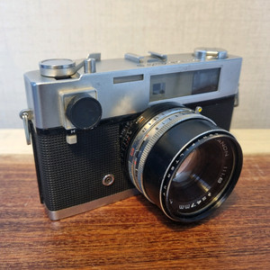 1963년 출시 코니카 오토 S 필름 카메라