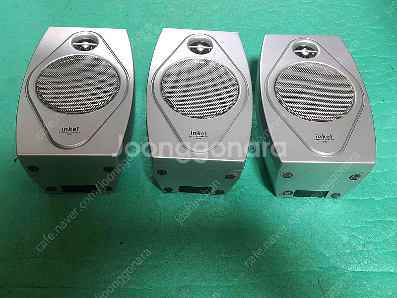 인켈 홈시어터스피커 3개 (5.1채널용) 5만원에 드립니다. 음질이 선명합니다.--2