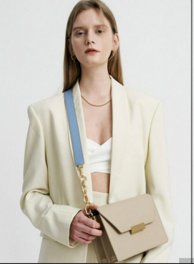 드메리엘 클레버백 미디움 누드베이지 이미지