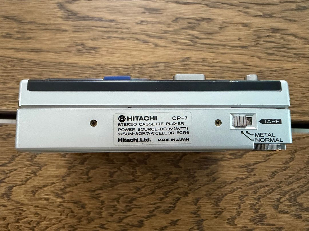 HITACHI CP-7 카세트 워크맨 판매 합니다.--2