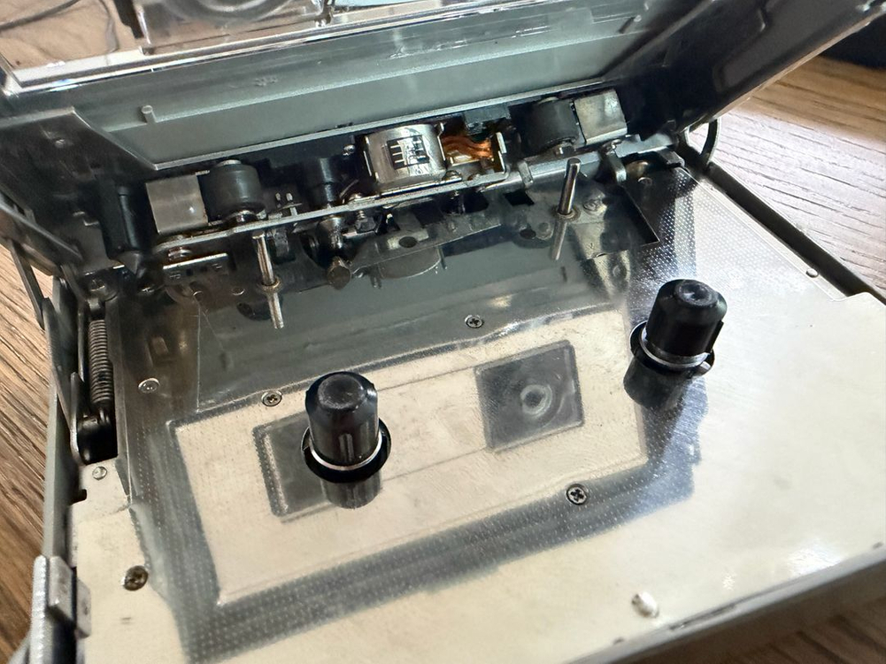 HITACHI CP-7 카세트 워크맨 판매 합니다.--7