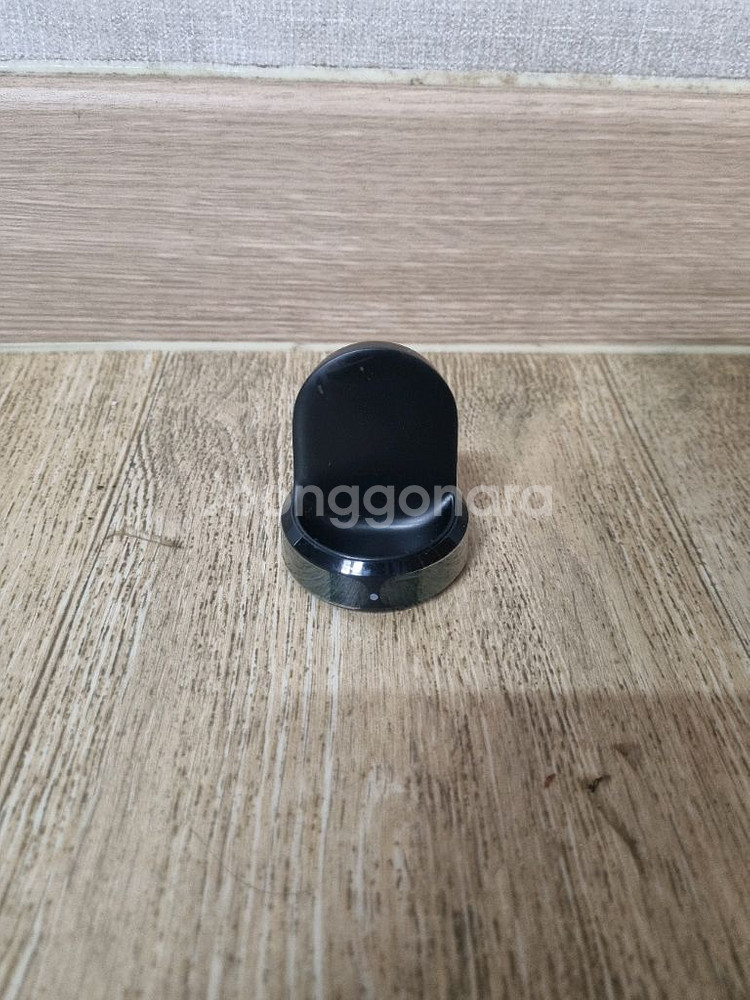 삼성 갤럭시 충전독(EP-OR825), S3 기어(EP-YO760) 팝니다--1