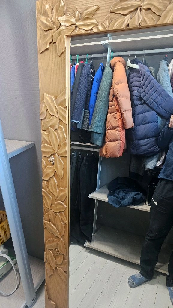 류수영 가구 꽃조각 대형 전신거울 이미지