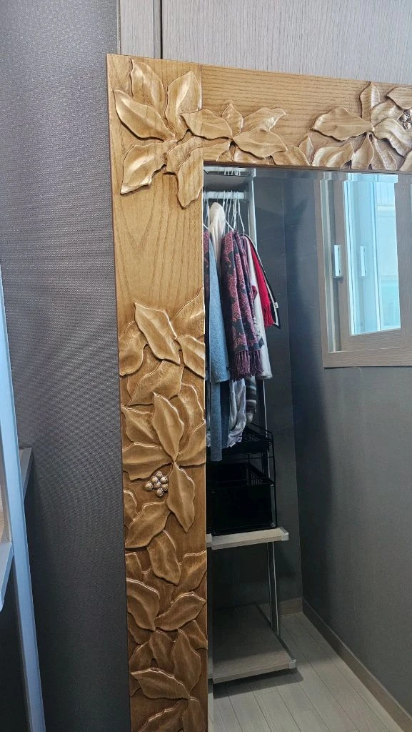 류수영 가구 꽃조각 대형 전신거울 이미지