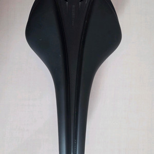 피직 안타레스 R1 버셔스 카본레일 라지 안장 팝니다